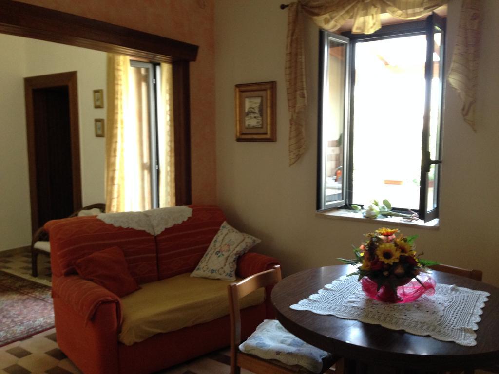 B&B Mar Tirreno Барчеллона-Поццо-ди-Готто Экстерьер фото