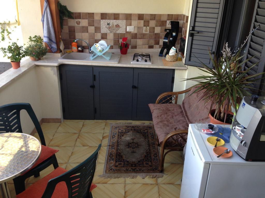 B&B Mar Tirreno Барчеллона-Поццо-ди-Готто Экстерьер фото