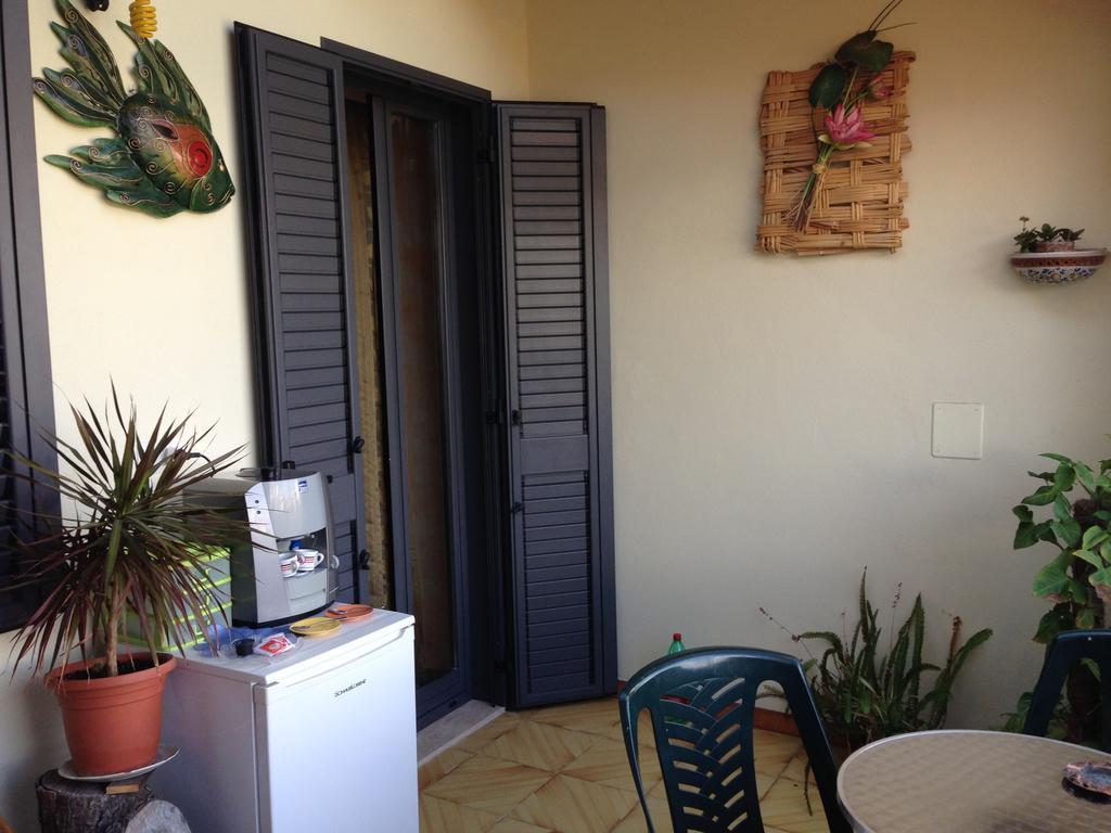 B&B Mar Tirreno Барчеллона-Поццо-ди-Готто Экстерьер фото